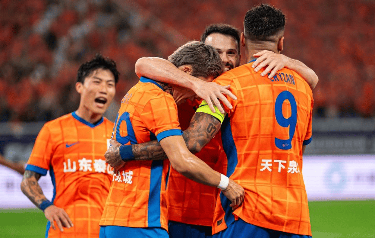 开云手机版包含加时末段突围战来临；山东泰山围绕足总杯复出首秀；气氛紧张；赛程密集仍需轮换的词条